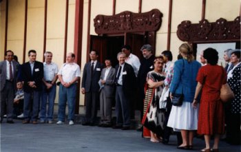  Seismologists of the world gathered in New Zealand in a spirit of friendship and cooperation for the 1994 IASPEI General Assembly. (Photograph courtesy E. R. Engdahl.) 